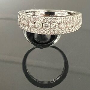 14K white gold and diamonds band